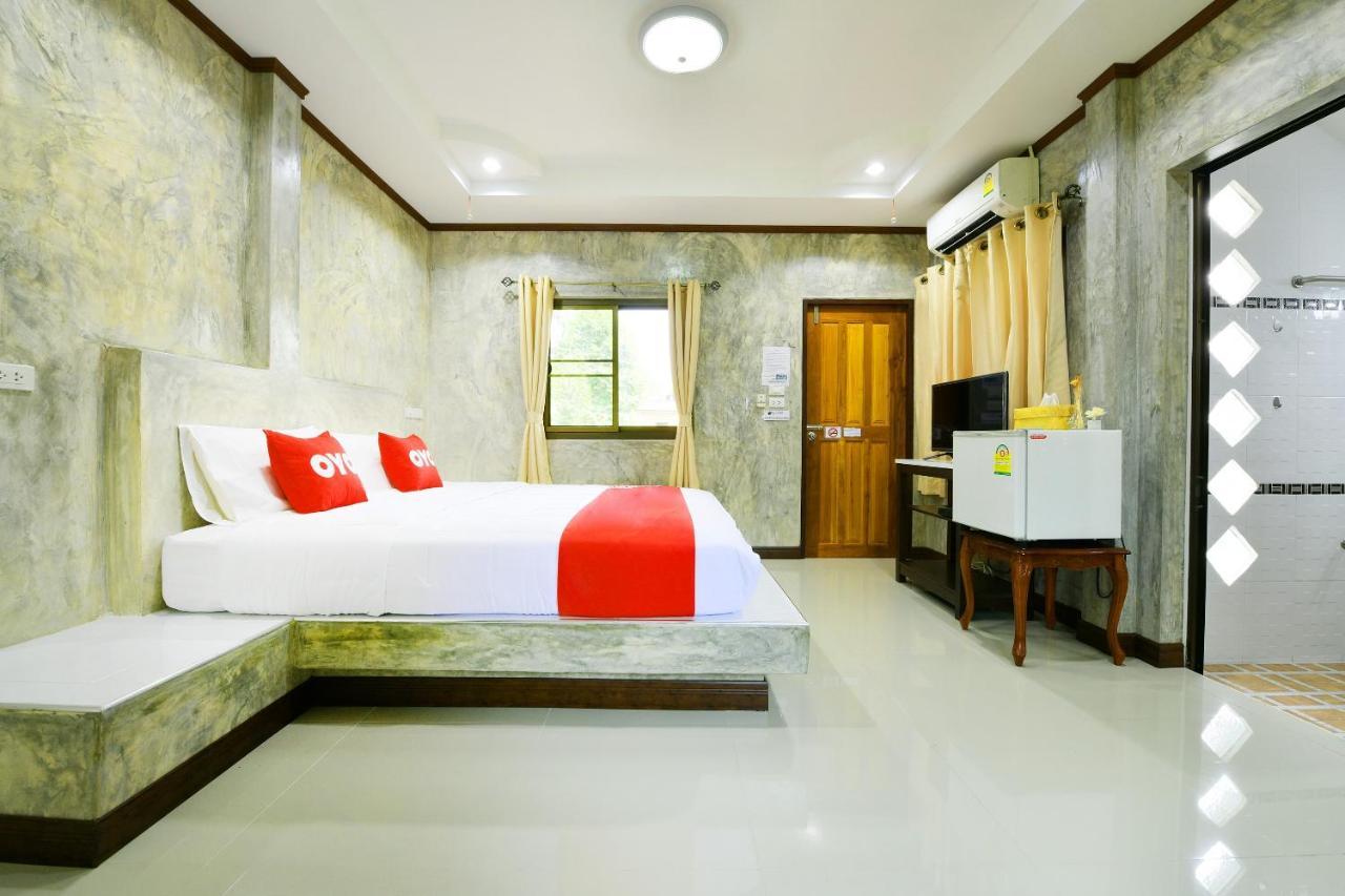Oyo 536 Reuan Kanthima Ban Laem Chabang Ngoại thất bức ảnh