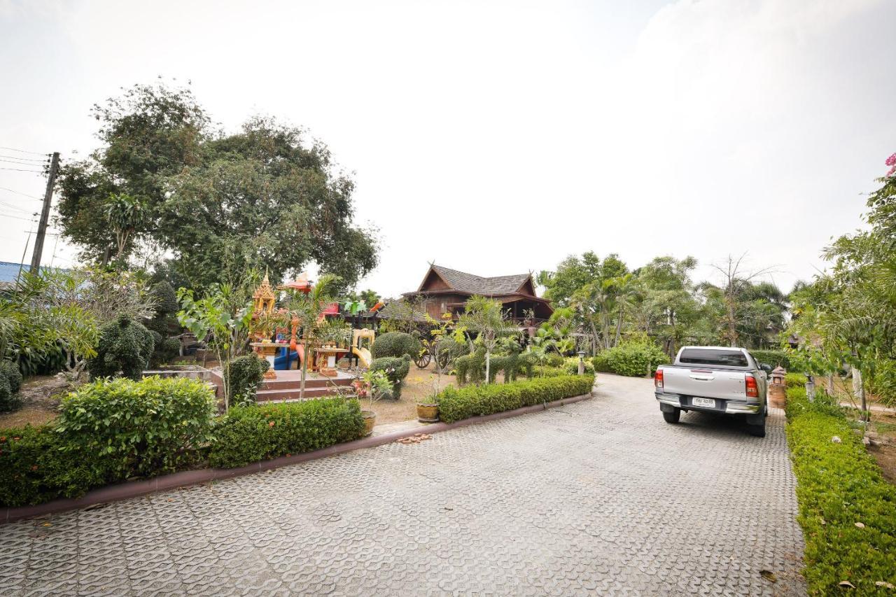 Oyo 536 Reuan Kanthima Ban Laem Chabang Ngoại thất bức ảnh