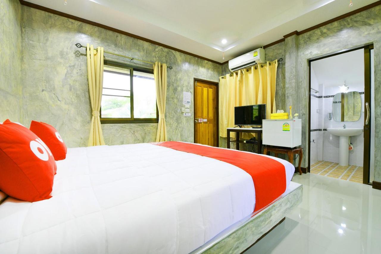 Oyo 536 Reuan Kanthima Ban Laem Chabang Ngoại thất bức ảnh