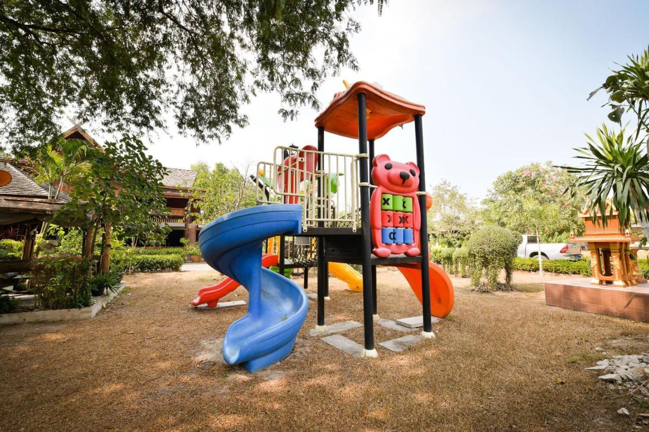 Oyo 536 Reuan Kanthima Ban Laem Chabang Ngoại thất bức ảnh