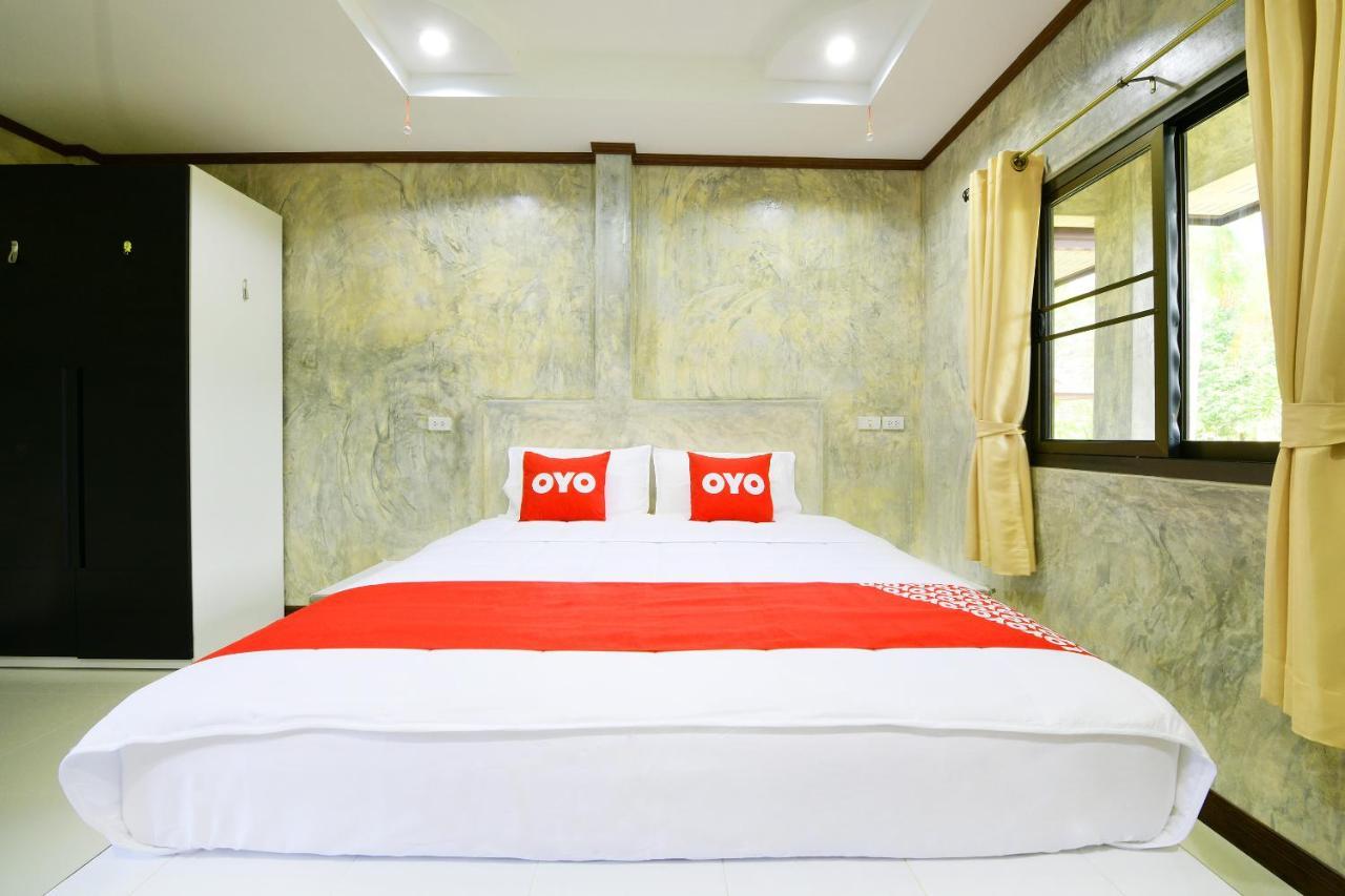Oyo 536 Reuan Kanthima Ban Laem Chabang Ngoại thất bức ảnh