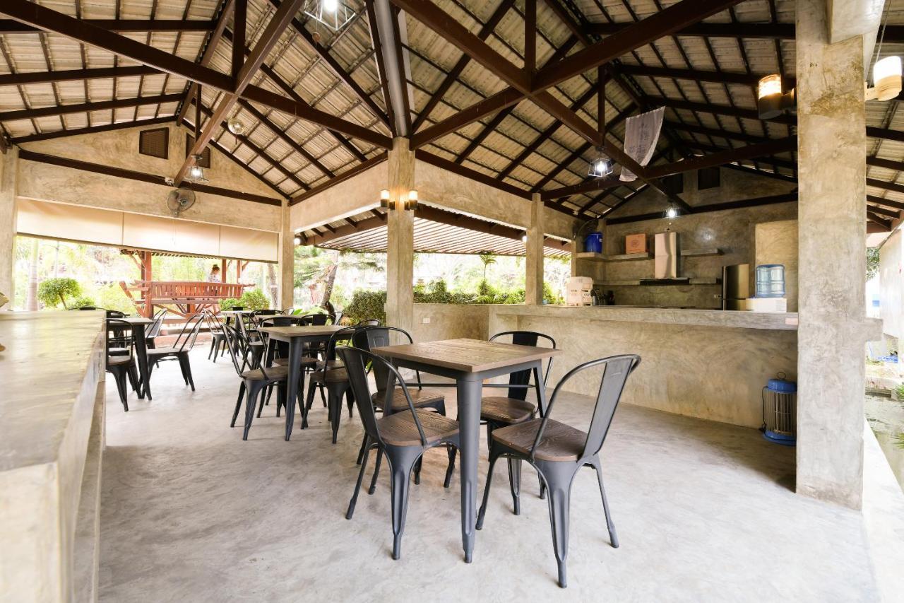 Oyo 536 Reuan Kanthima Ban Laem Chabang Ngoại thất bức ảnh