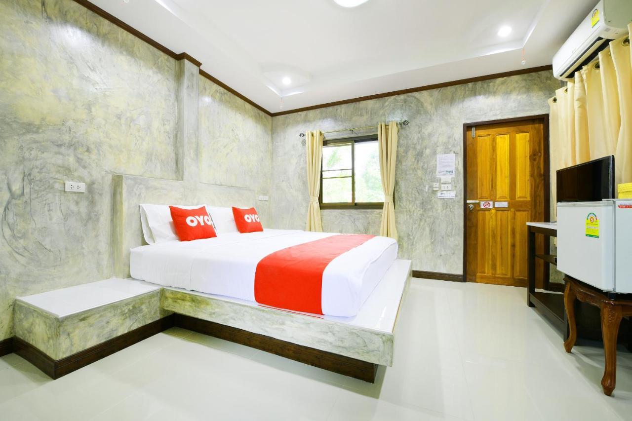 Oyo 536 Reuan Kanthima Ban Laem Chabang Ngoại thất bức ảnh