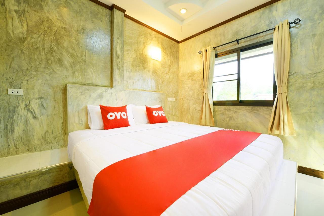 Oyo 536 Reuan Kanthima Ban Laem Chabang Ngoại thất bức ảnh