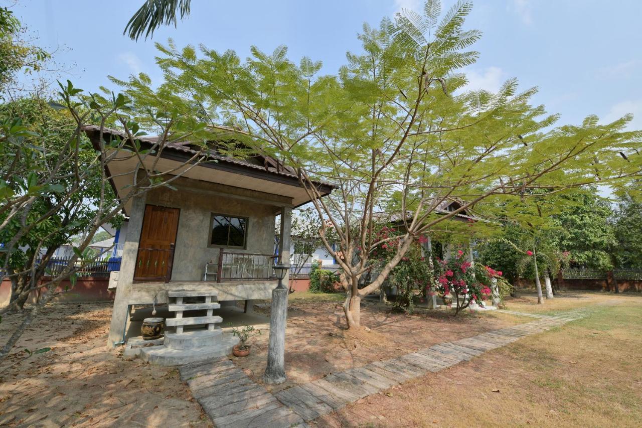 Oyo 536 Reuan Kanthima Ban Laem Chabang Ngoại thất bức ảnh